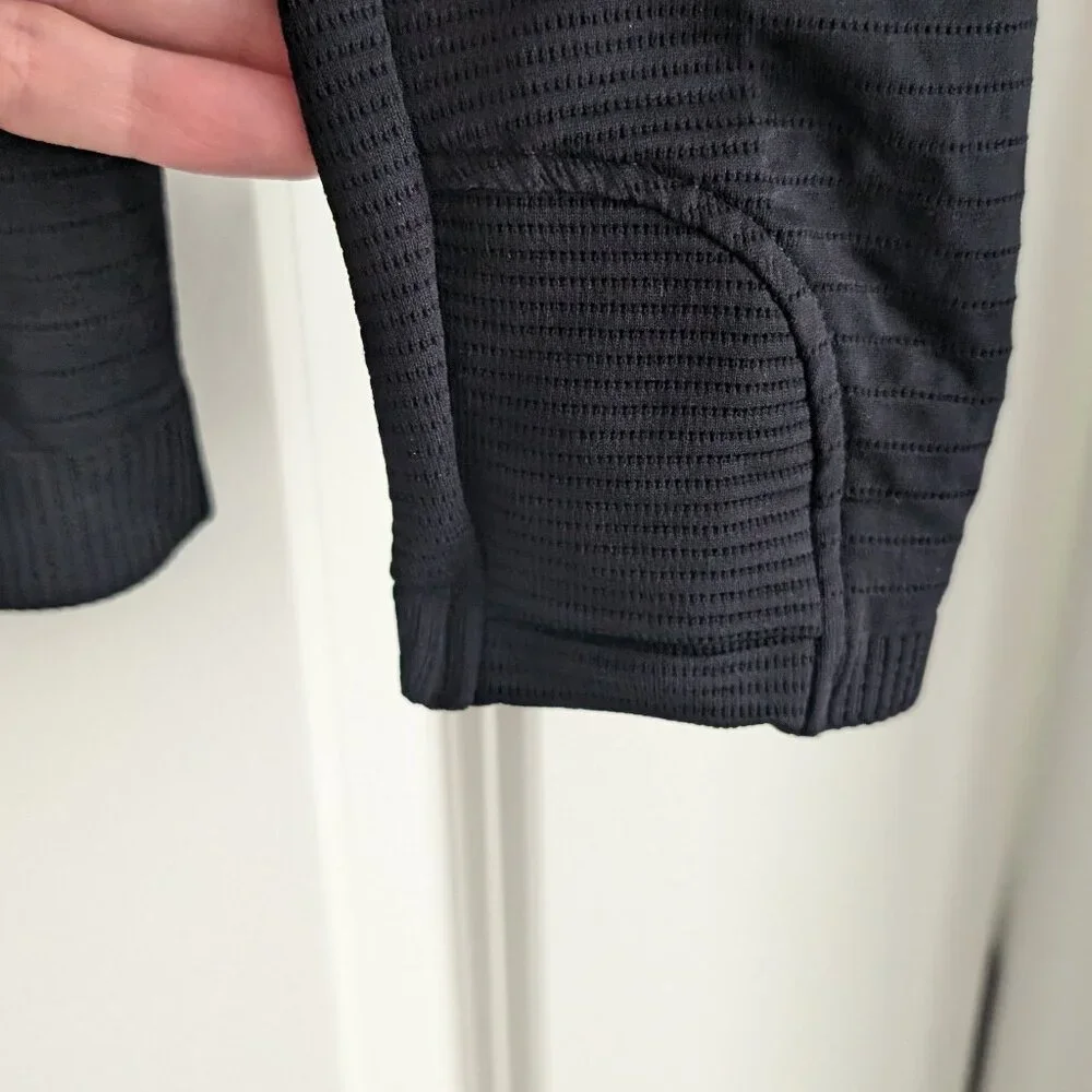 Athleta Flurry Blizzard Seamless Turtleneck, Black, Small - Picture 6 of 9